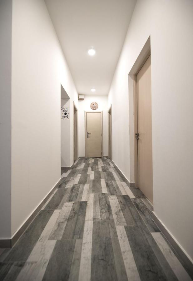 Hostel Evropa Nikšić Exteriör bild
