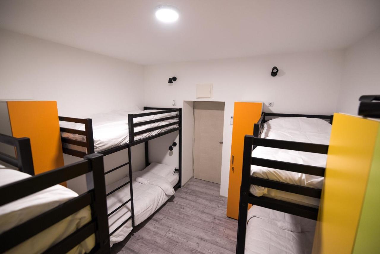 Hostel Evropa Nikšić Exteriör bild