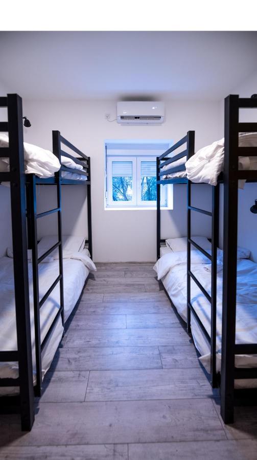 Hostel Evropa Nikšić Exteriör bild