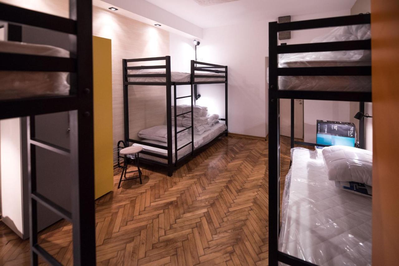 Hostel Evropa Nikšić Exteriör bild
