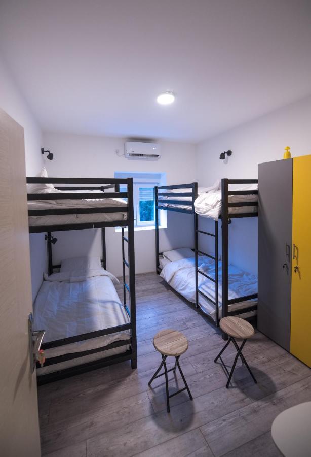 Hostel Evropa Nikšić Exteriör bild