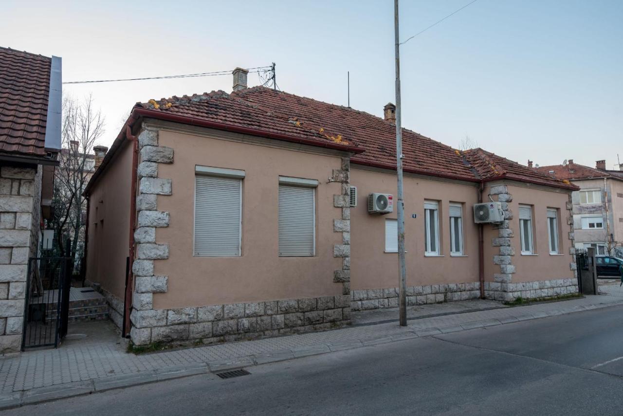 Hostel Evropa Nikšić Exteriör bild